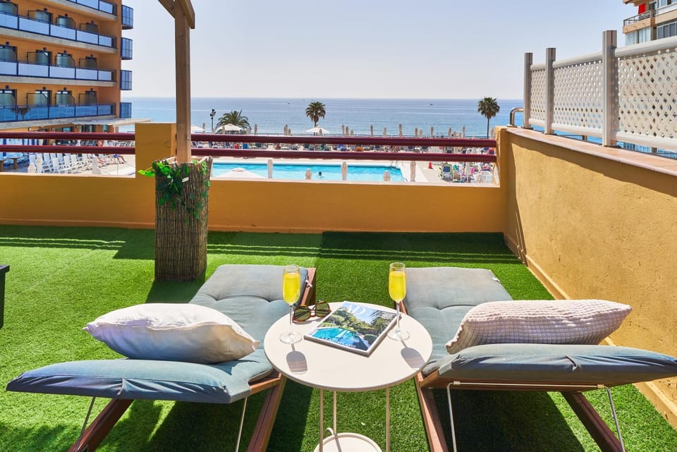 Day, View (from property/room), Balcony/Terrace, Seating area, Sea view