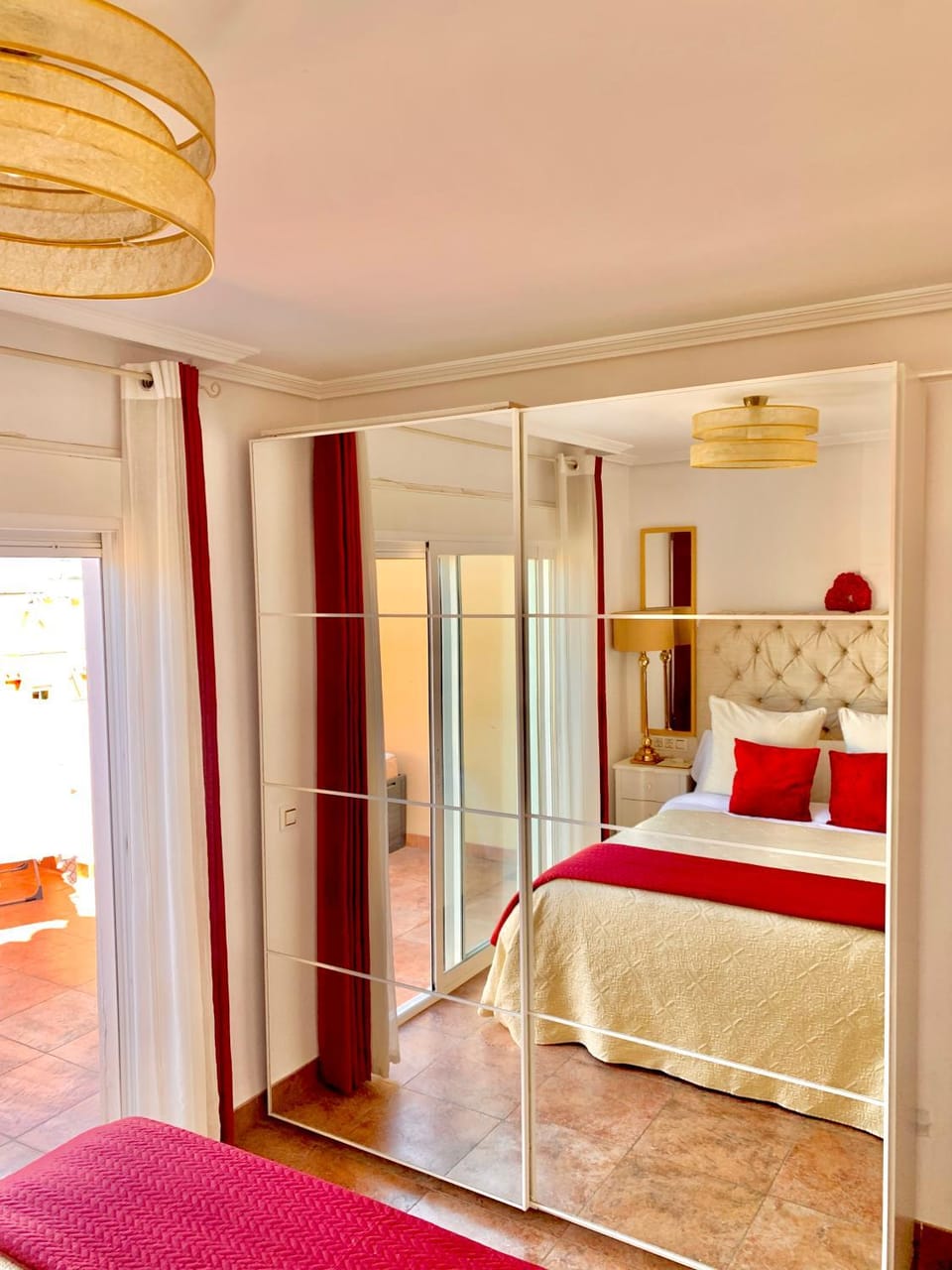 ÁTICO DELUXE entre CENTRO y PLAYA Salinas con TERRAZA, WIFI, PISCINA climatizada, GYM, SAUNA y GARAJE -Smart TV Apartment in Roquetas de Mar