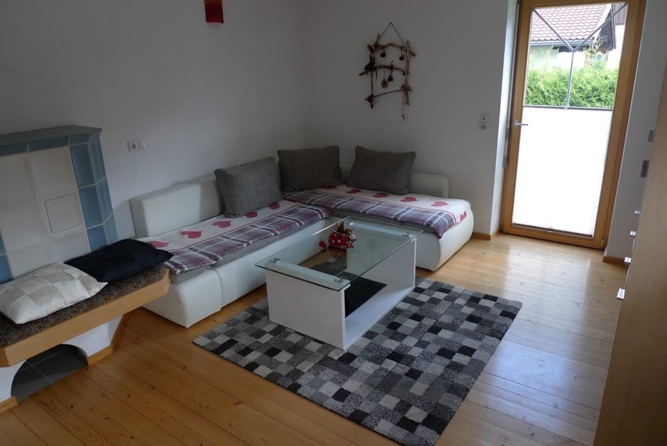 Day, Living room