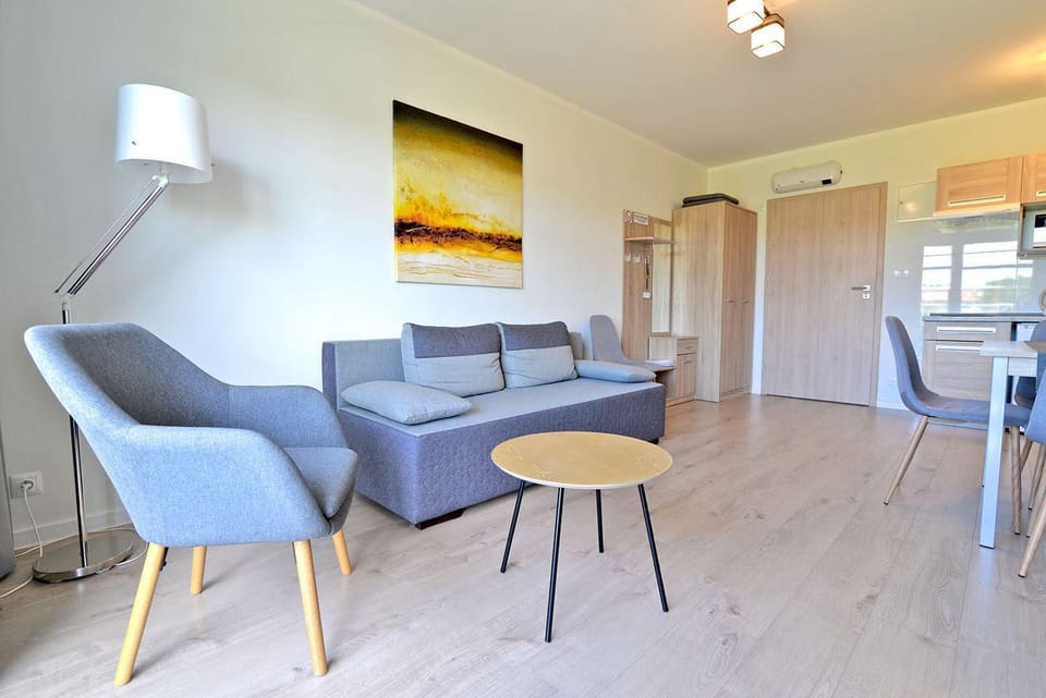 Kitchen or kitchenette, Seating area, wardrobe