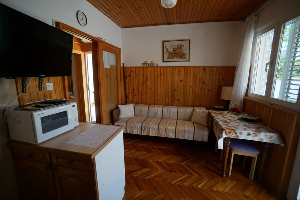 Communal lounge/ TV room, TV and multimedia, Living room