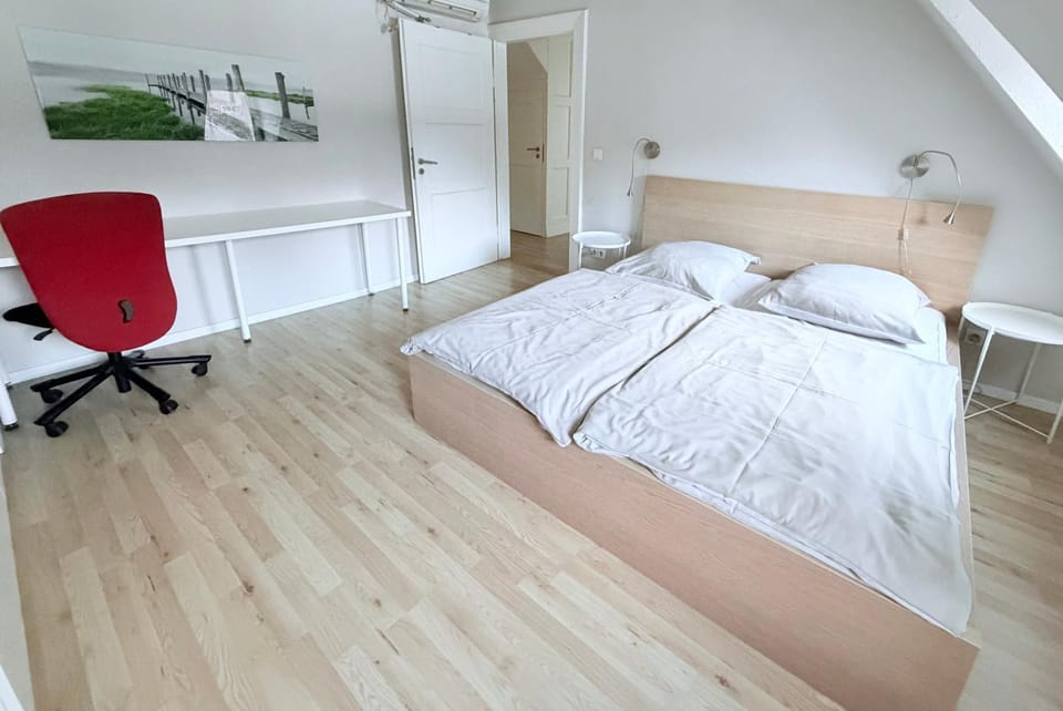 Bed, Photo of the whole room, Bedroom