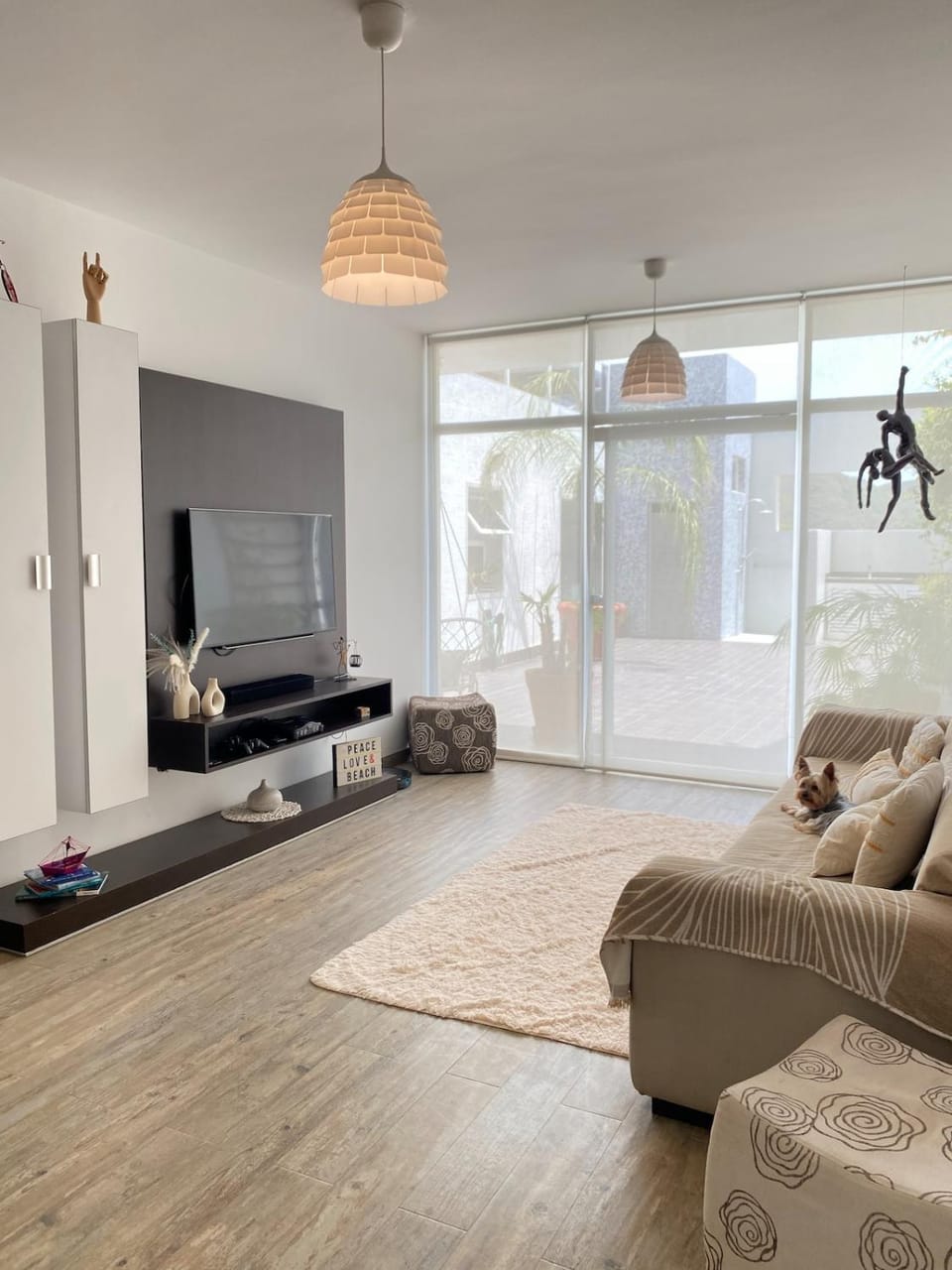 TV and multimedia, Living room, Seating area