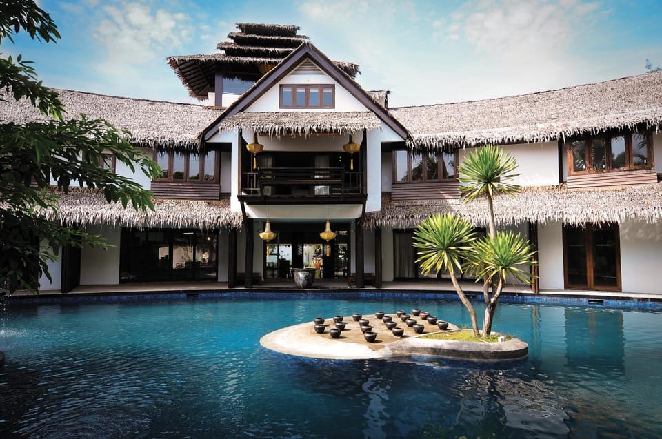 Property building, Day, Swimming pool, Swimming pool