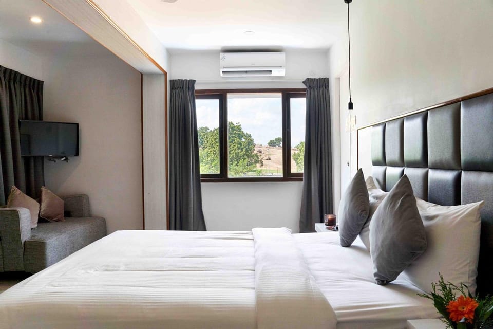 Bed, Photo of the whole room, Mountain view