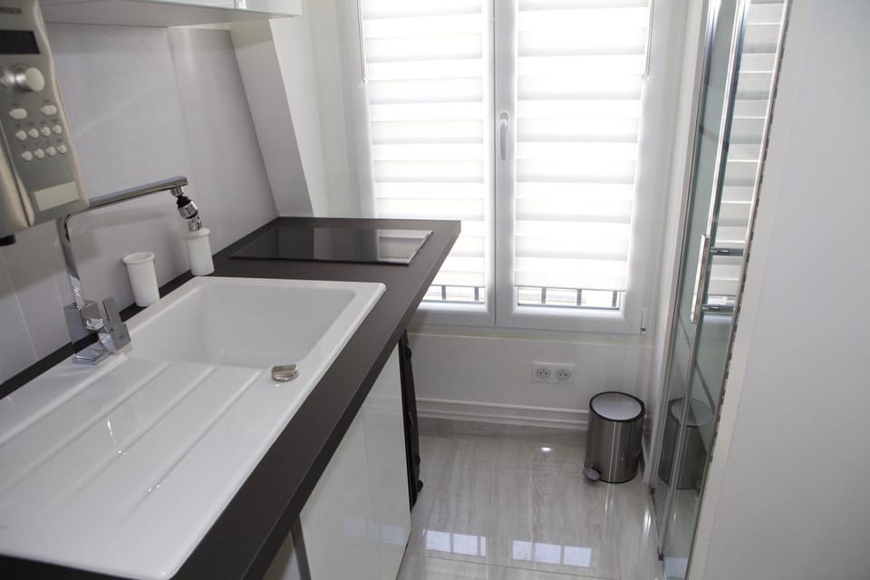 Studio Tour Eiffel Vacation rental in Paris