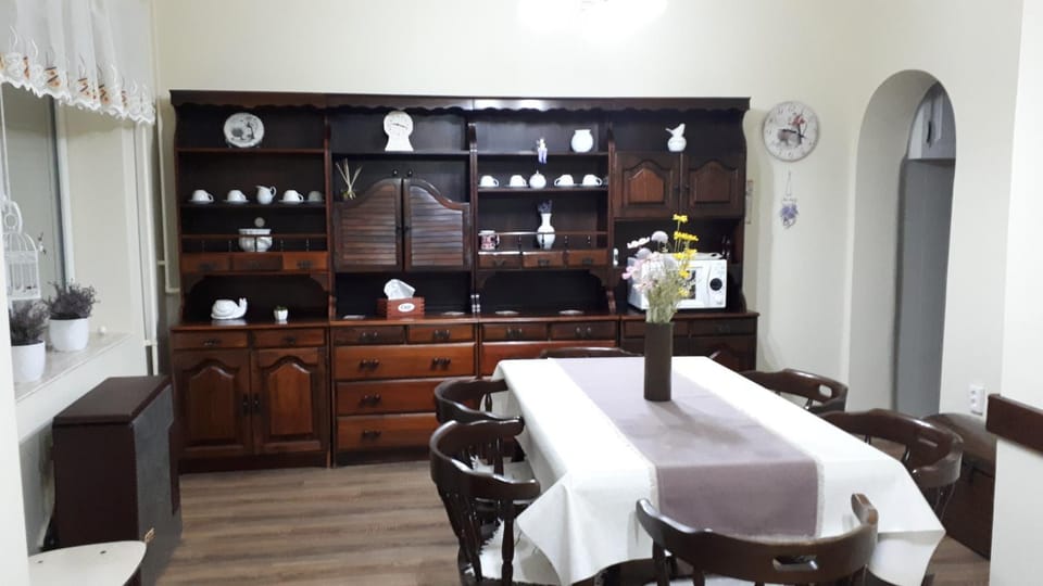 Restaurant/places to eat, Dining area
