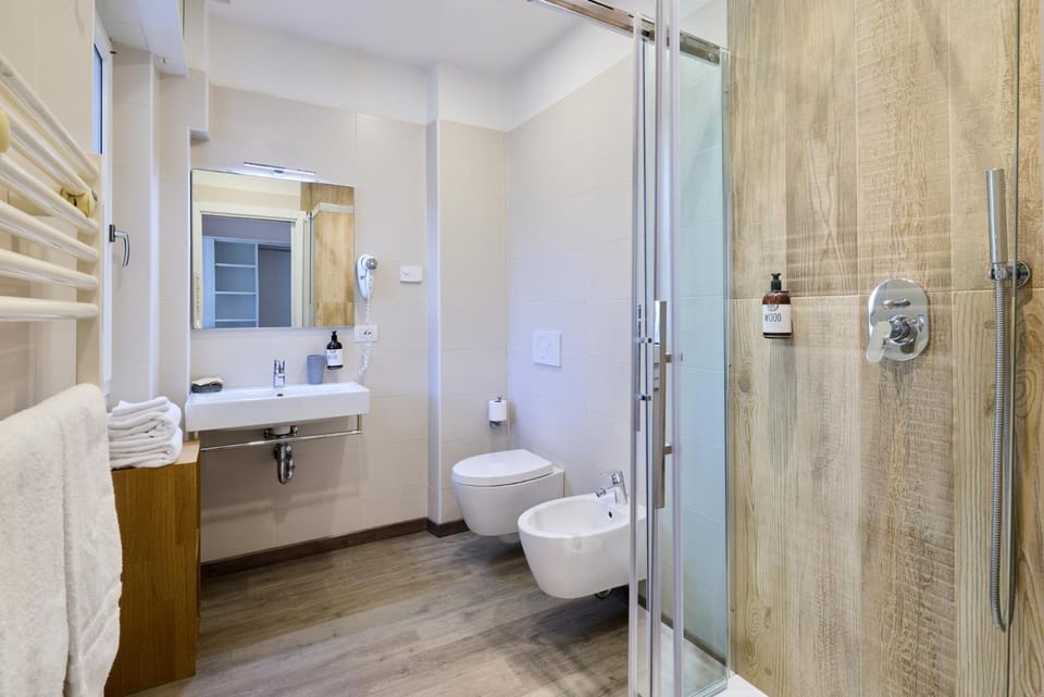 Shower, Bathroom, bidet, towels