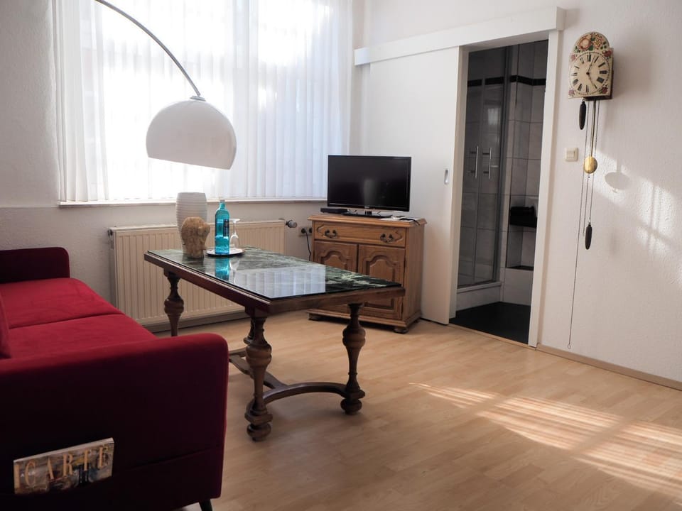 Living room, Photo of the whole room, Bedroom