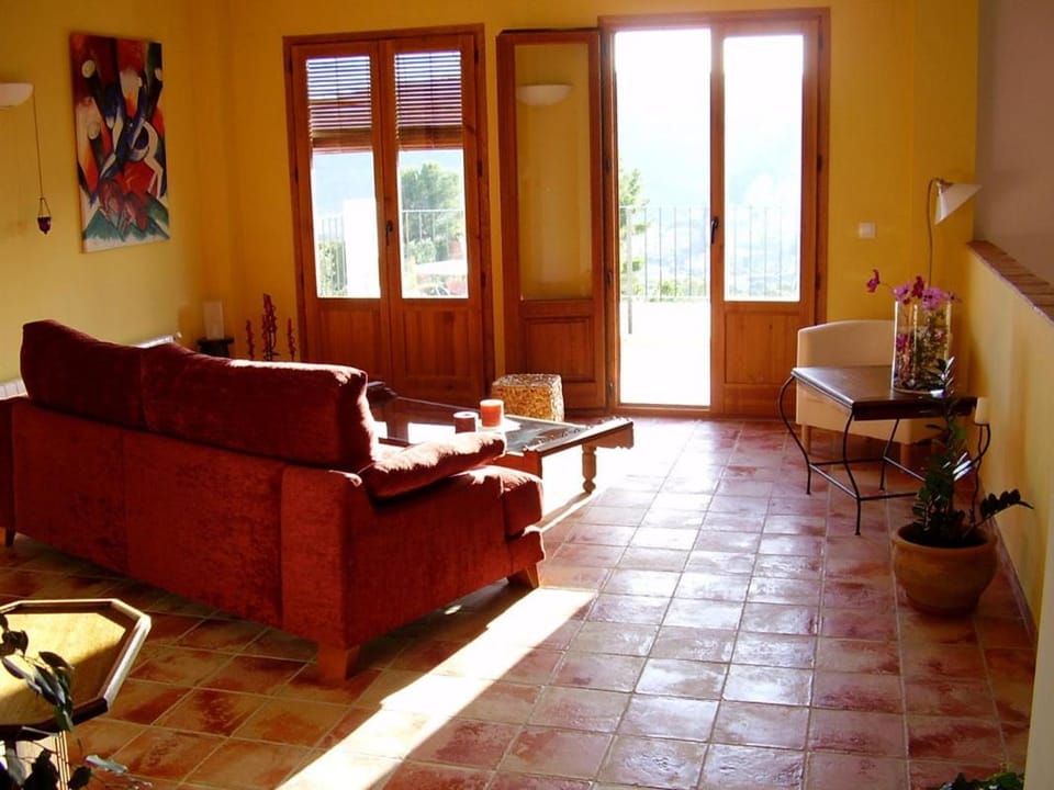 Communal lounge/ TV room