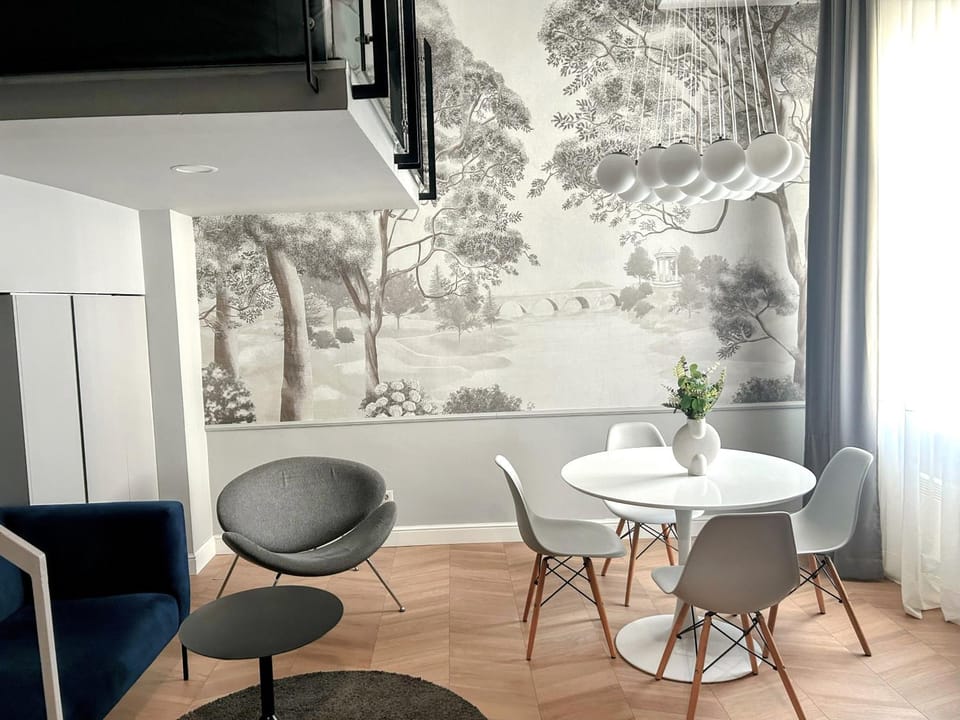 Seating area, Dining area