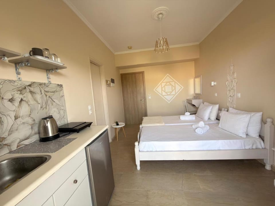 Bed, Kitchen or kitchenette, Photo of the whole room, Bedroom, towels