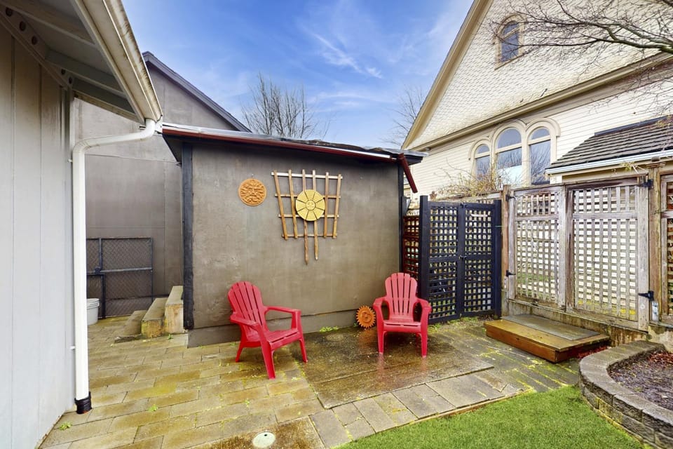 Cultural Cottage in Old Town Anacortes House in Anacortes