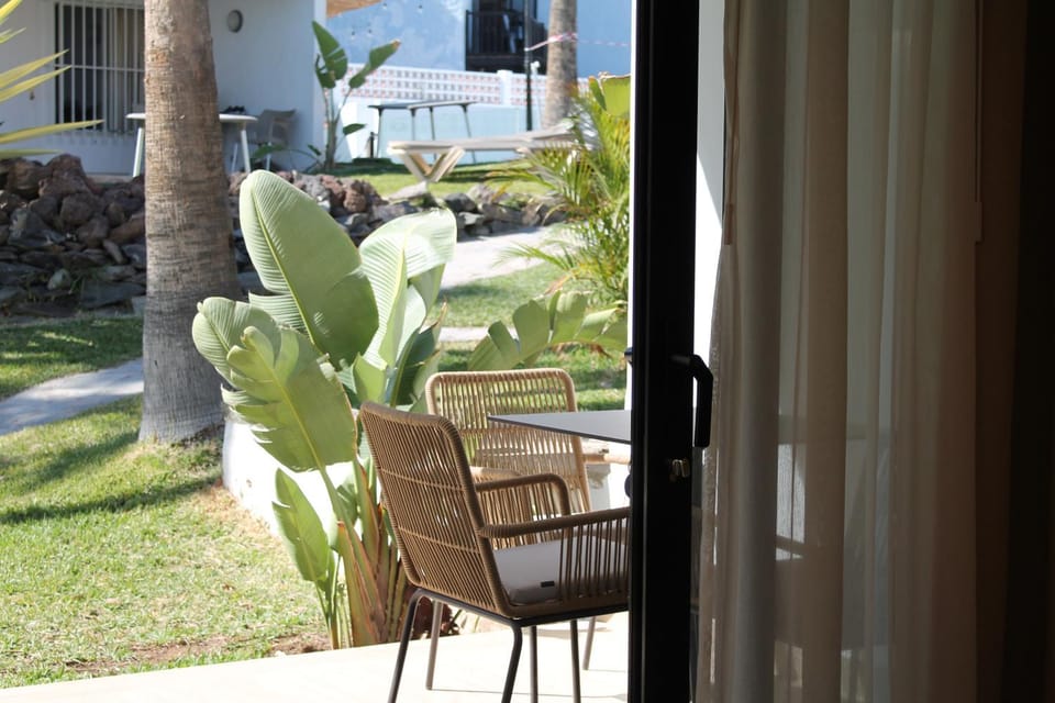 Garden, Seating area