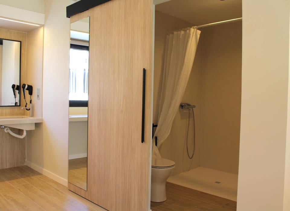 Shower, Toilet, Bathroom