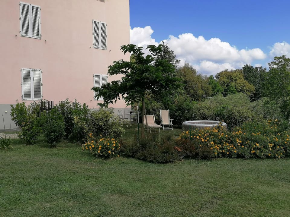 La cantina di Tonino Apartment in Lucca
