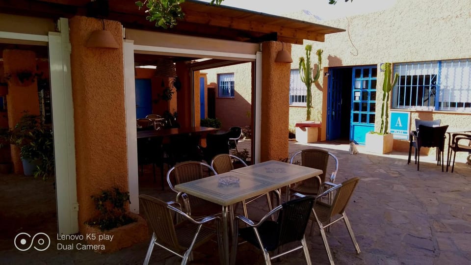 Property building, Restaurant/places to eat