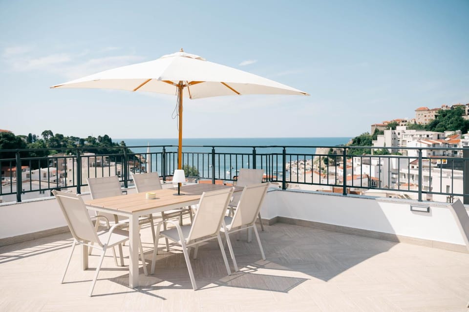 Laz Palace Apartment in Ulcinj