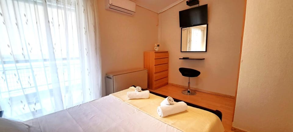 TV and multimedia, Balcony/Terrace, Bedroom, Garden view