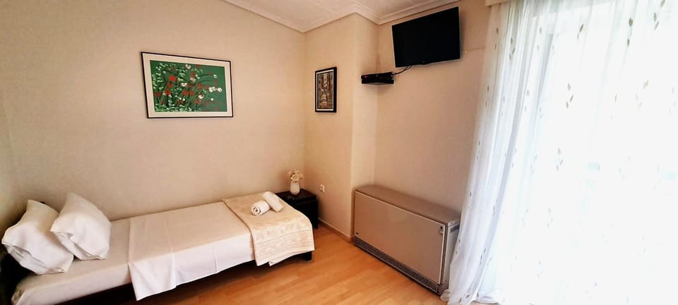 TV and multimedia, Balcony/Terrace, Bedroom, Garden view, Sea view