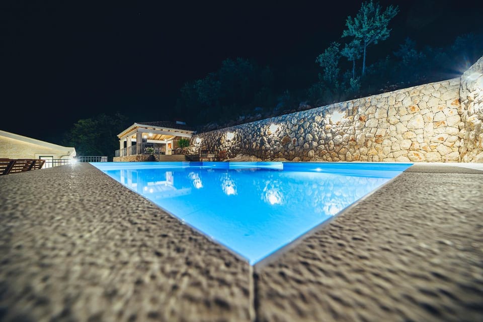 Swimming pool, Swimming pool