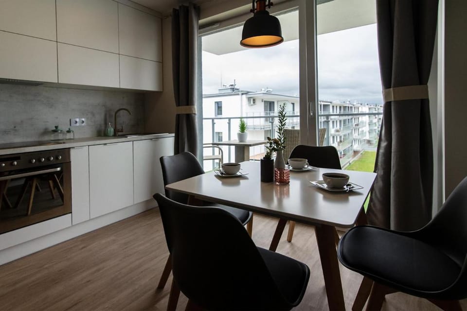 Kitchen or kitchenette, Dining area, stove