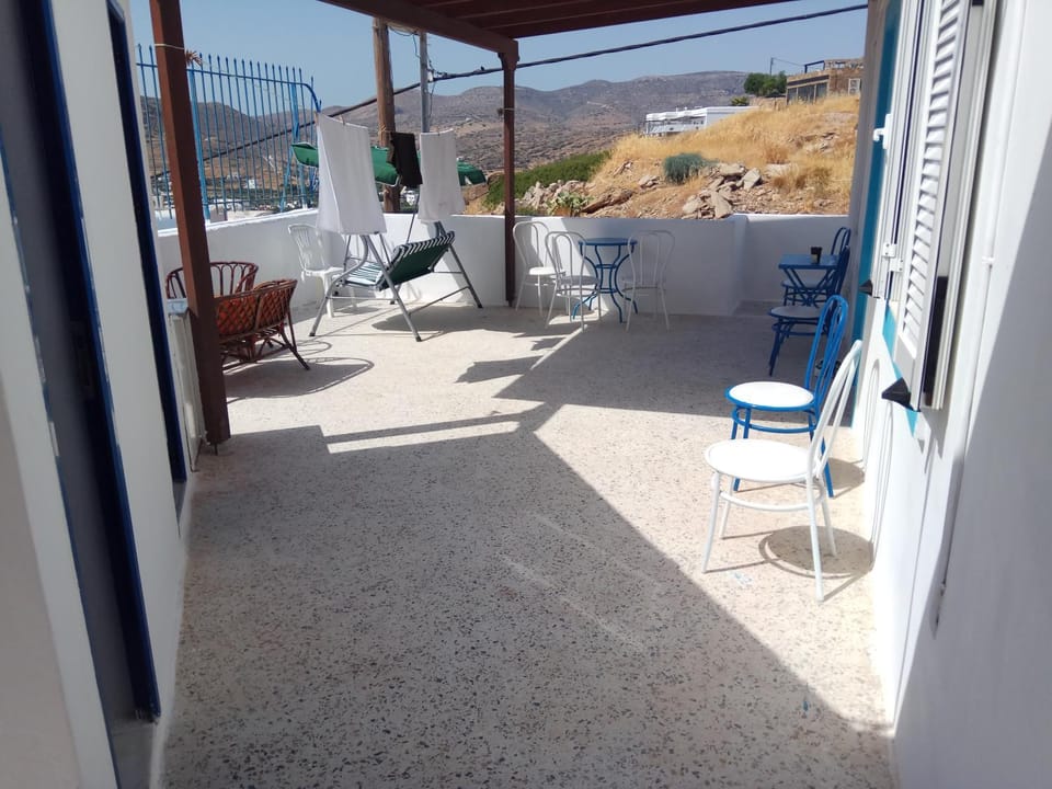 Neighbourhood, Balcony/Terrace, Street view