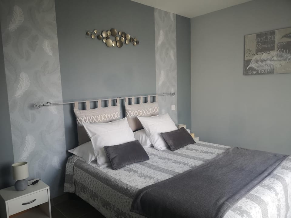 Bed, Bedroom