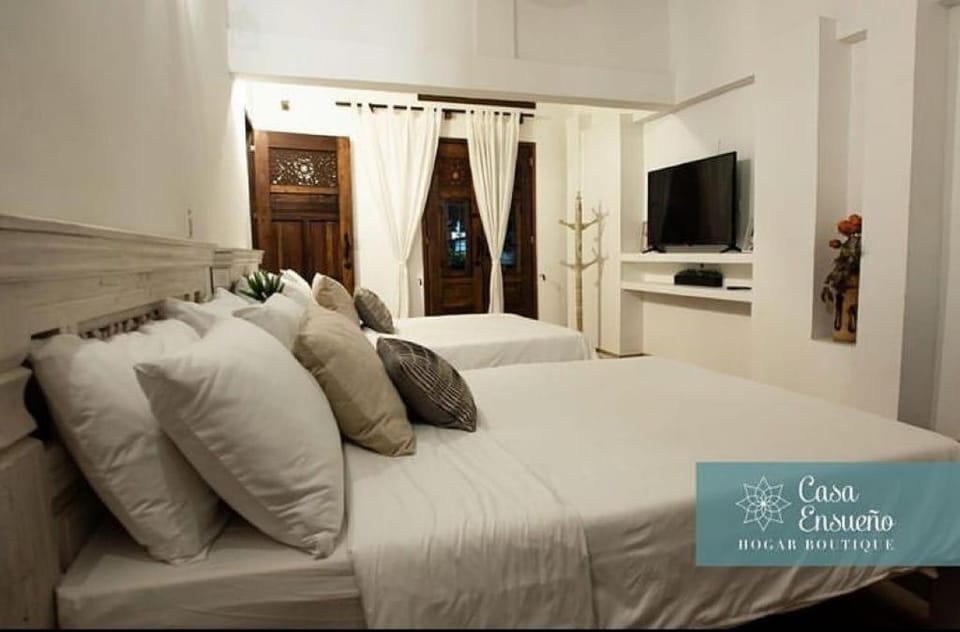 Communal lounge/ TV room, Bed, Balcony/Terrace, Photo of the whole room, Bedroom