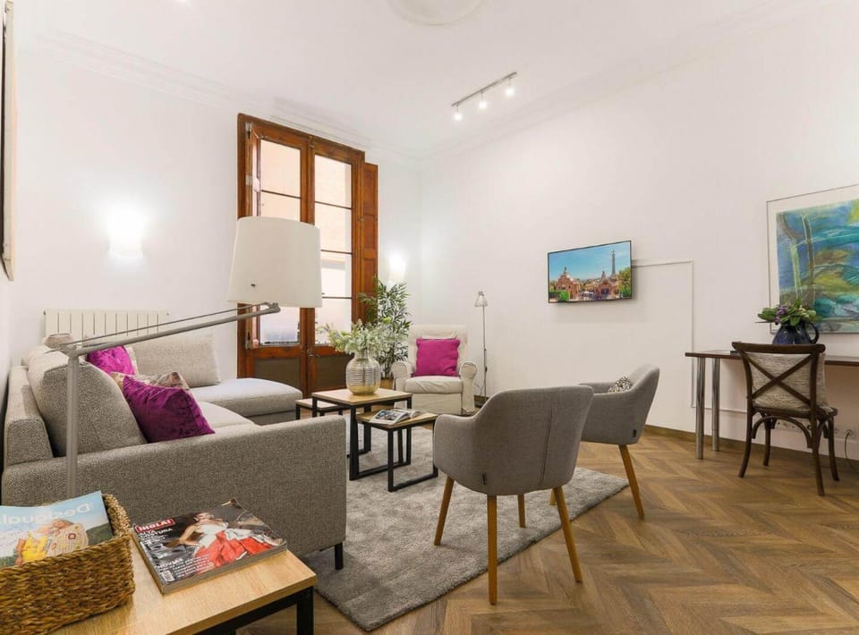 GREAT SPACIOUS APARTMENT IN THE GOTHIC QUARTER Apartment in Barcelona