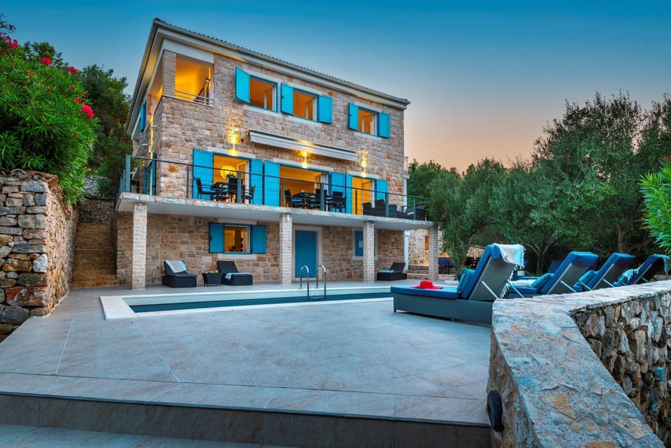 Property building, Swimming pool