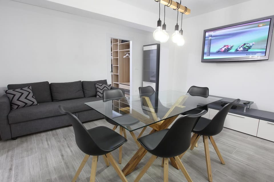 Seating area, Dining area