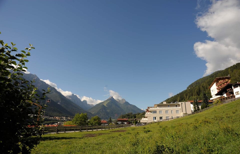 Property building, Day, Mountain view