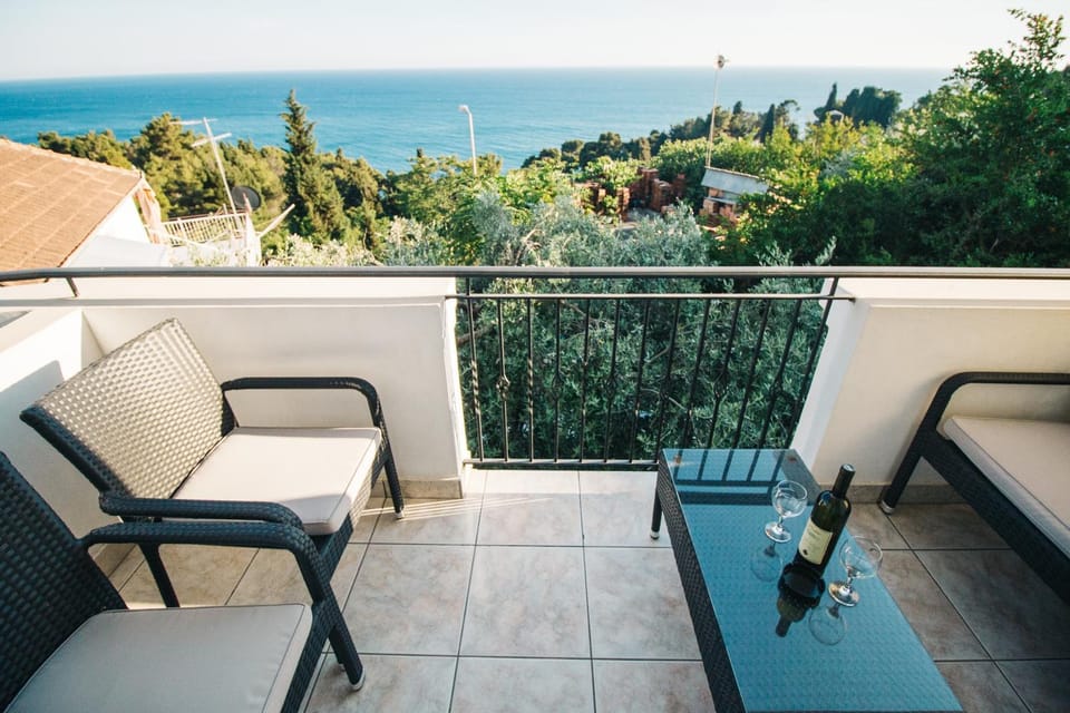 Natural landscape, Garden, Balcony/Terrace, Balcony/Terrace, Beach
