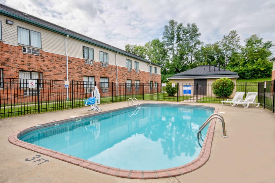 Pool view, Swimming pool