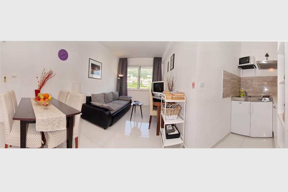 Kitchen or kitchenette, Living room, Dining area