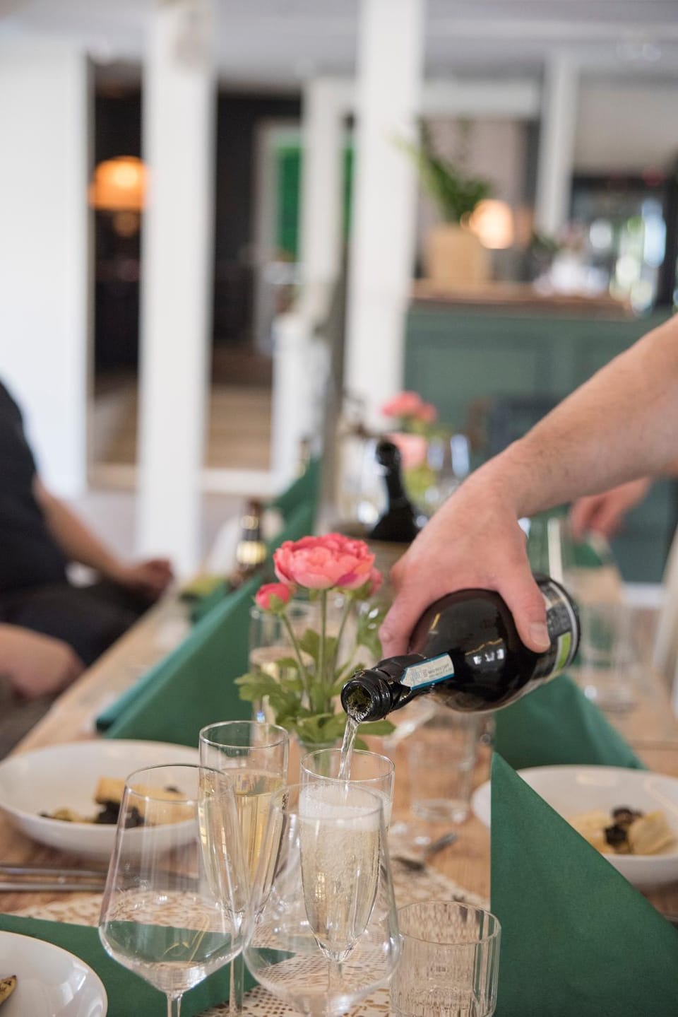 Restaurant/places to eat, Lounge or bar