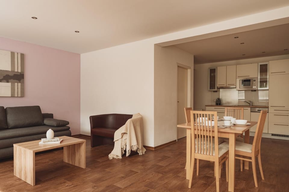 Living room, Dining area, stove, kitchen