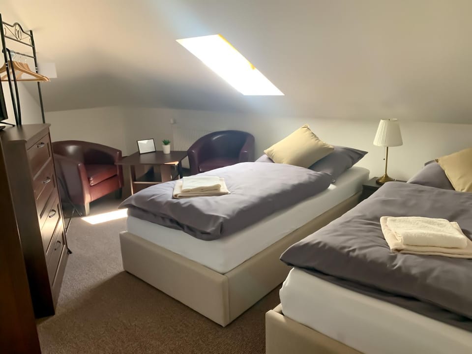 Bed, Living room, Photo of the whole room, Seating area, Bedroom