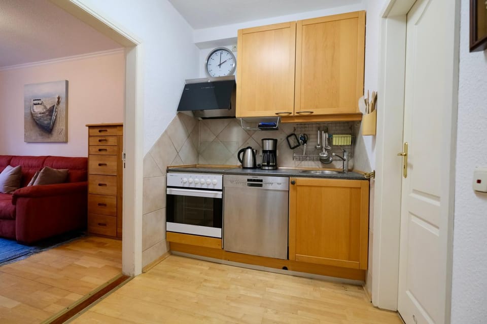 Coffee/tea facilities, Kitchen or kitchenette, dishwasher, minibar, stove, toaster
