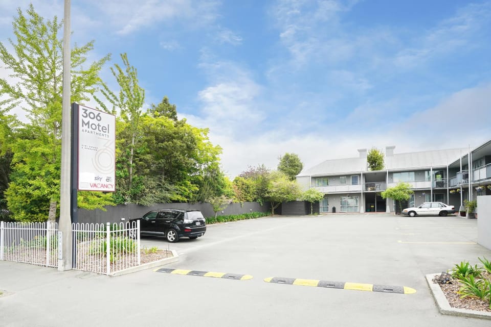 Property building, Property logo or sign