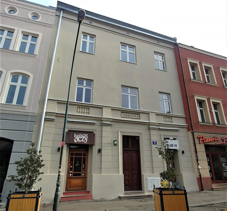 Property building, Facade/entrance