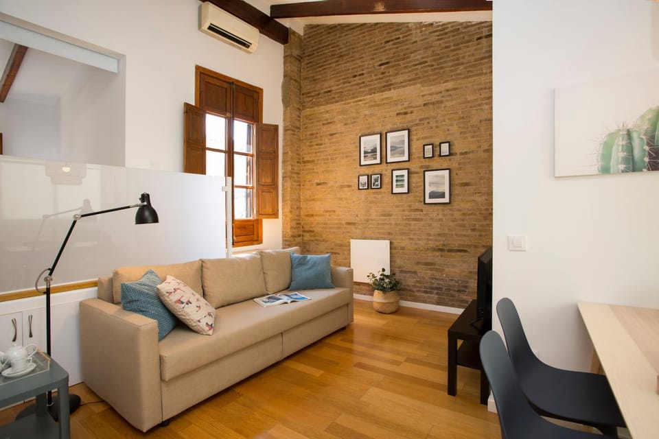 TV and multimedia, Living room, Dining area