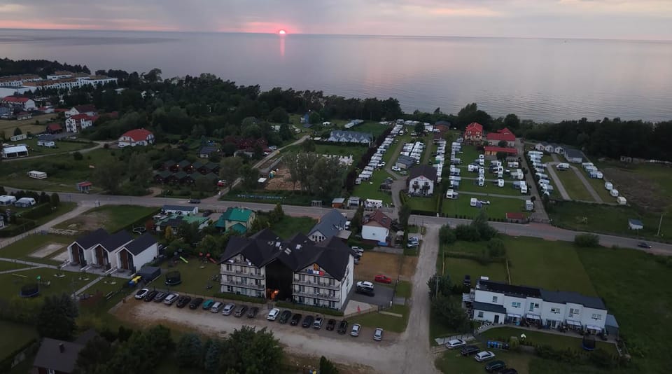Property building, Neighbourhood, Natural landscape, Bird's eye view, Beach, City view, Sea view, Street view, Location, Sunrise, Sunset