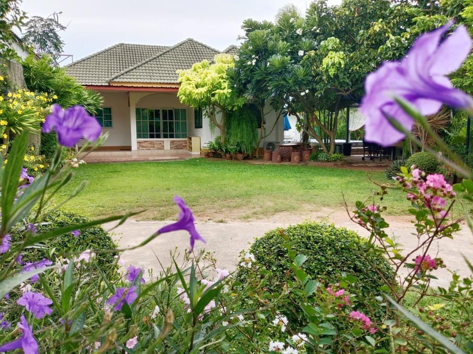 Sweet Floresta Pool Villa House in Chon Buri Changwat