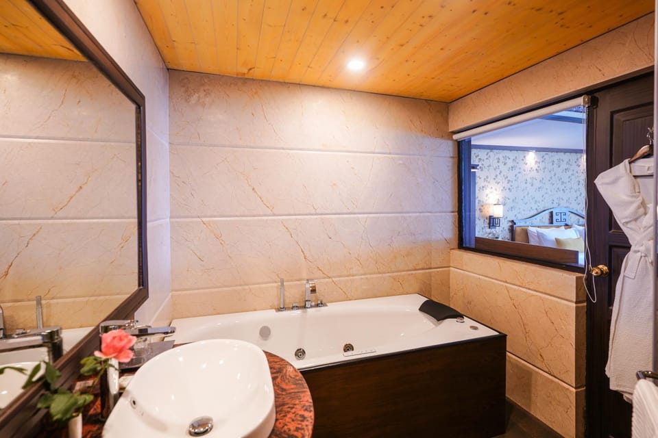Bathroom, Bath, towels