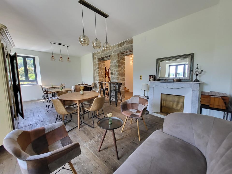 Communal lounge/ TV room, Living room