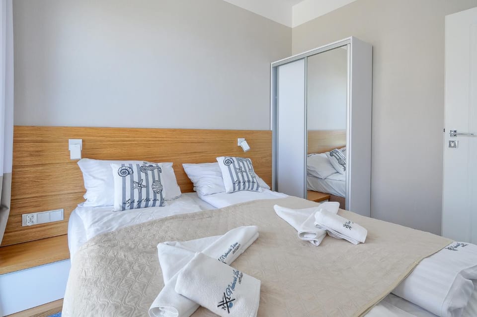Bed, Photo of the whole room, Bedroom, towels, wardrobe
