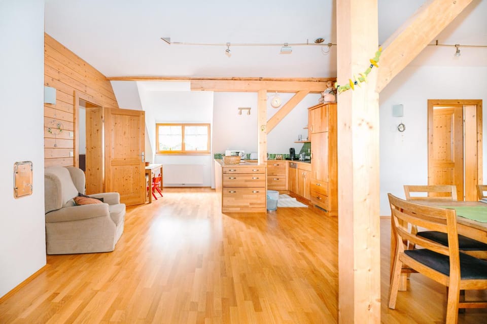 Dining area, kitchen