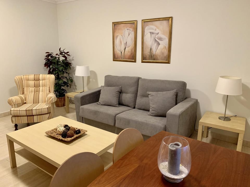Céntrico, parking gratuito, al lado estación tren. Apartment in Cordoba